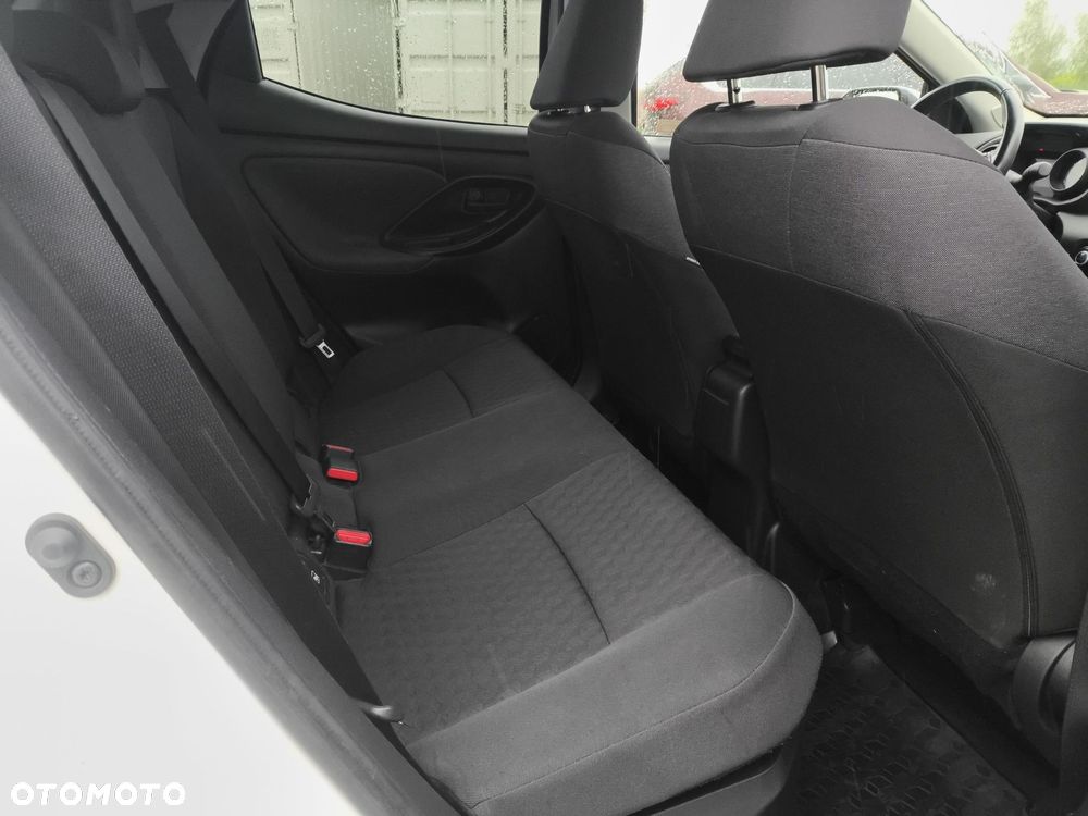 Toyota Yaris - 10