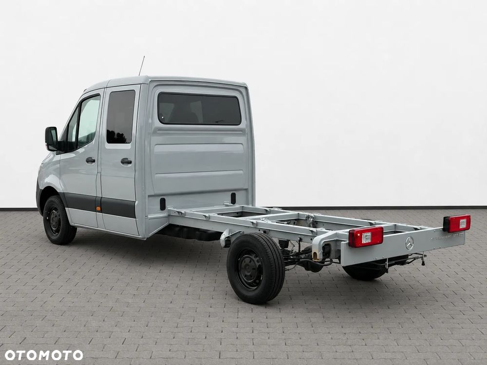 Mercedes-Benz Sprinter - 5