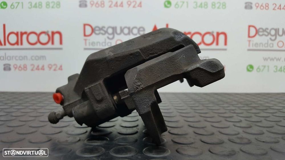 PINÇA DE TRAVÃO FRENTE DIREITA FORD FOCUS TURN. (CB8) TREND - 4