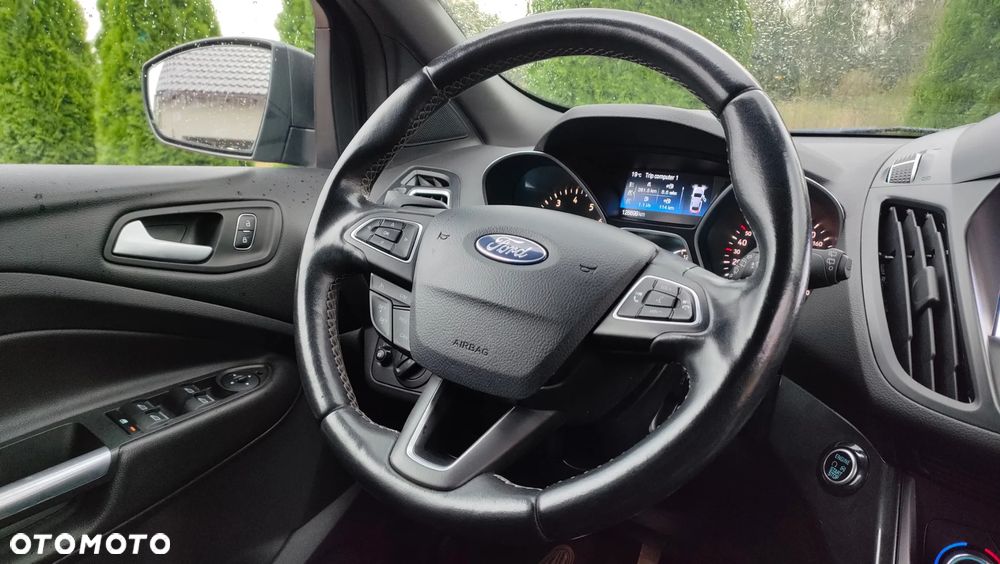 Ford Kuga 1.5 EcoBoost 2x4 ST-Line - 9