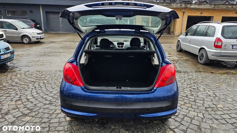 Peugeot 207 1.4 HDi Presence - 12