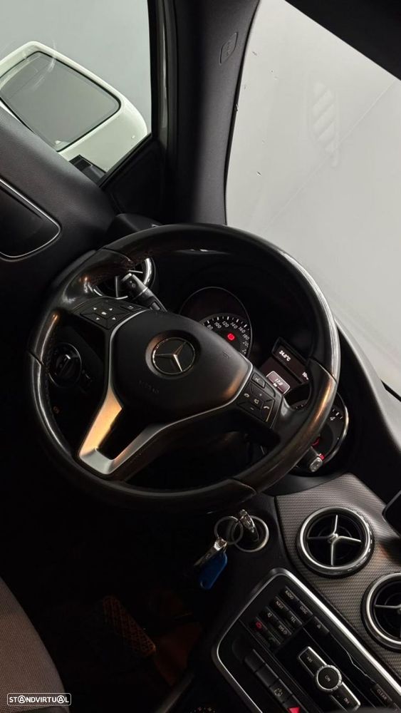 Mercedes-Benz GLA 180 (CDI) d 7G-DCT Urban - 17