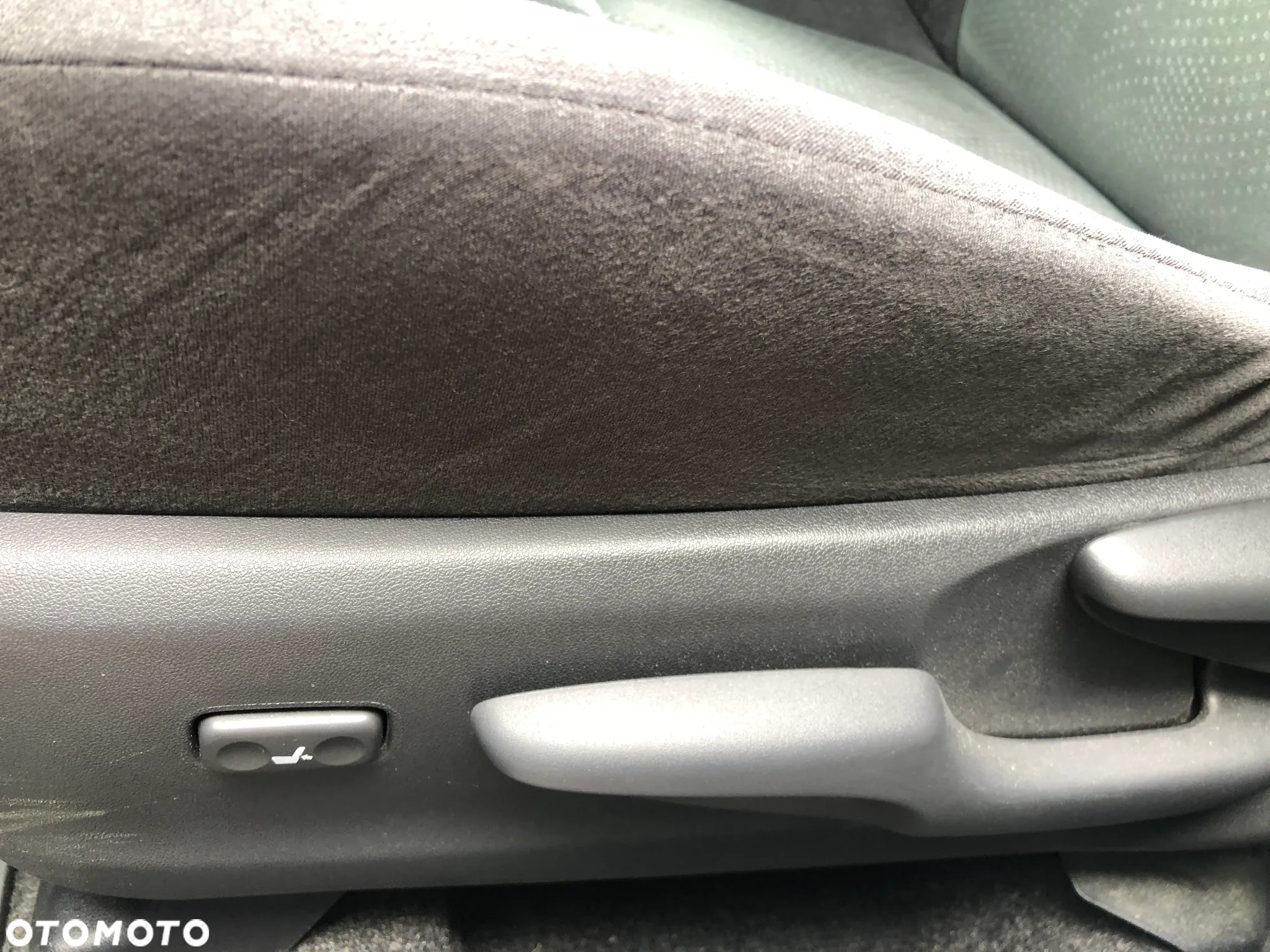 Toyota Prius+ (Hybrid) Comfort - 36