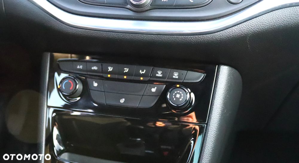 Opel Astra 1.6 D (CDTI) Start/Stop Dynamic - 16