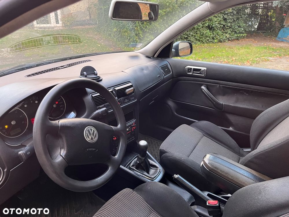Volkswagen Golf - 16