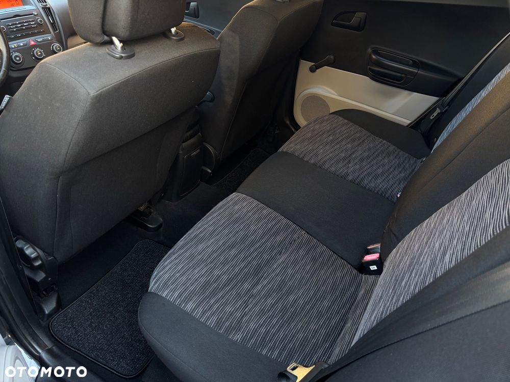 Kia Ceed 1.4 CVVT Attract - 17