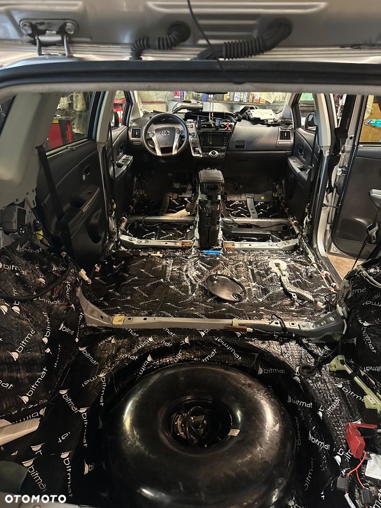 Toyota Prius+ Hybrid 135 Executive - 22