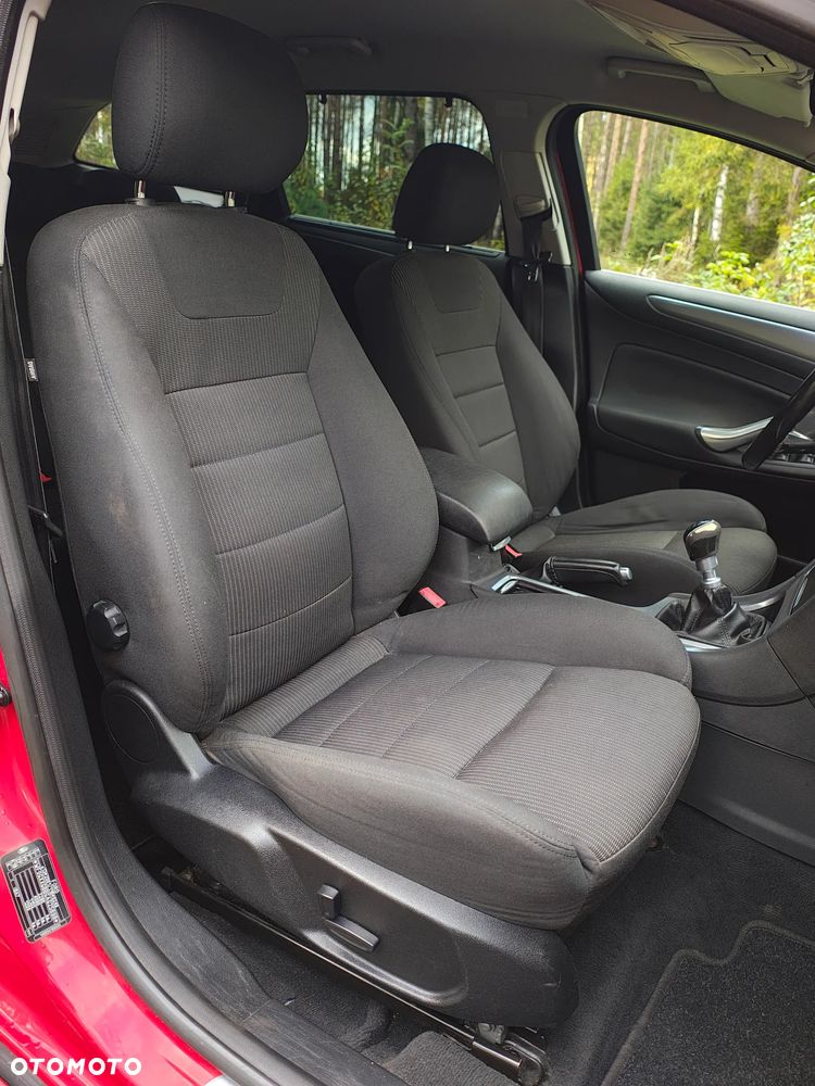 Ford Mondeo - 27