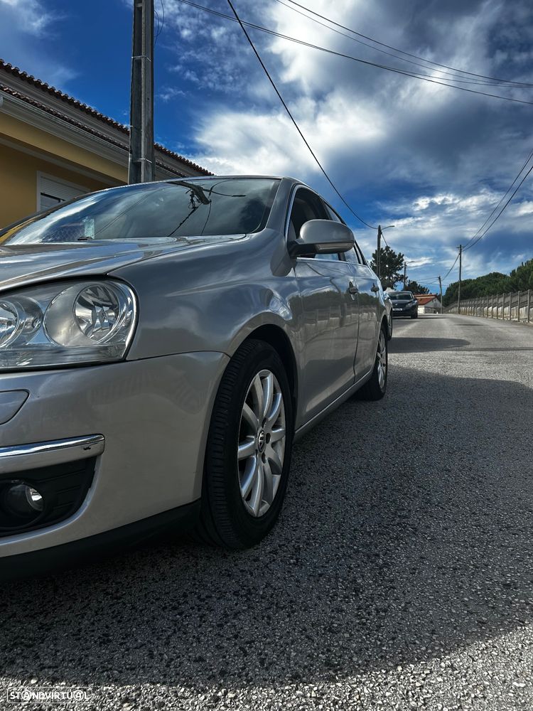 VW Jetta 1.9 TDi Confortline - 1