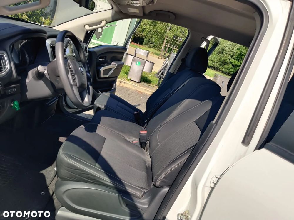 Nissan Titan - 13