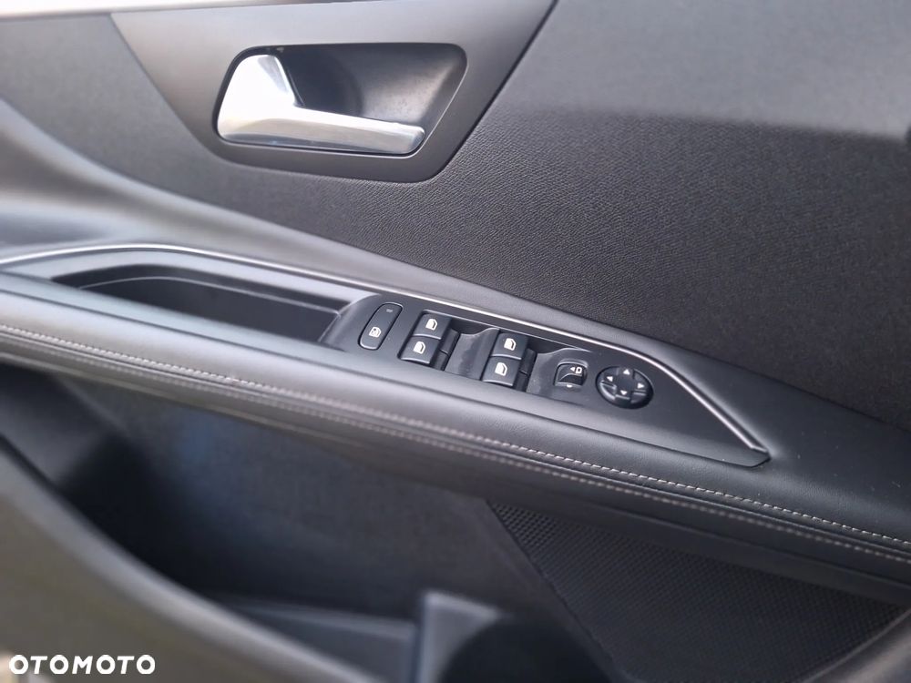 Peugeot 3008 1.2 PureTech Allure S&S - 20