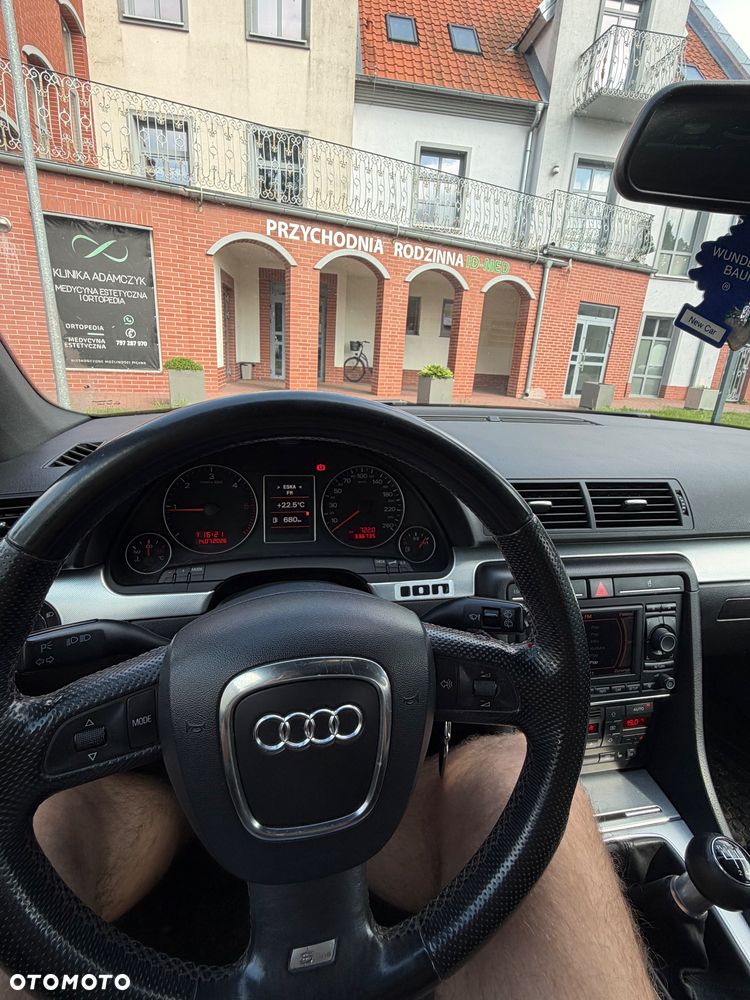 Audi A4 Avant - 4