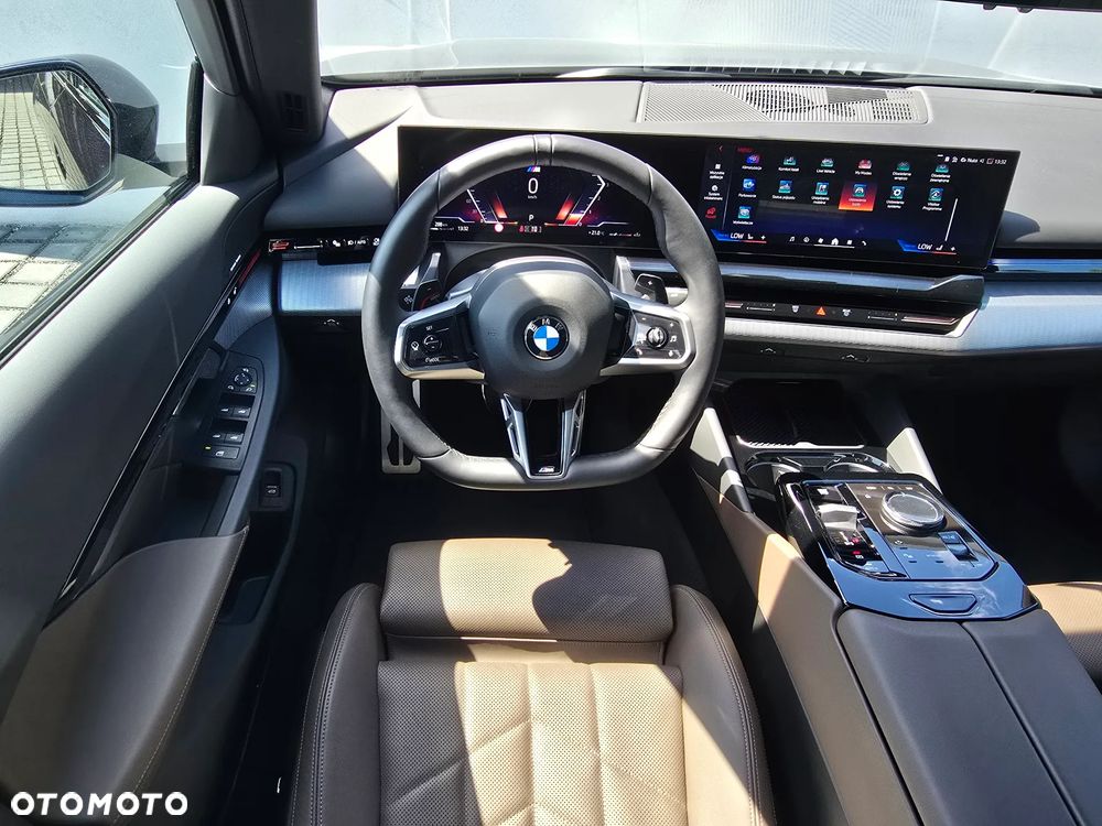 BMW Seria 5 520d xDrive - 11