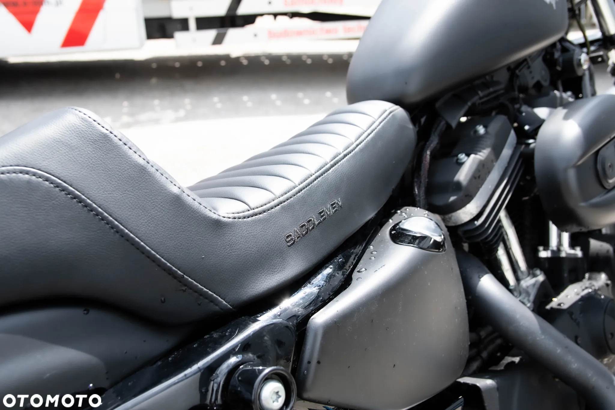 Harley-Davidson Sportster Iron 883 - 5