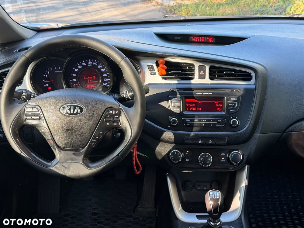 Kia Ceed 2012 photo 5