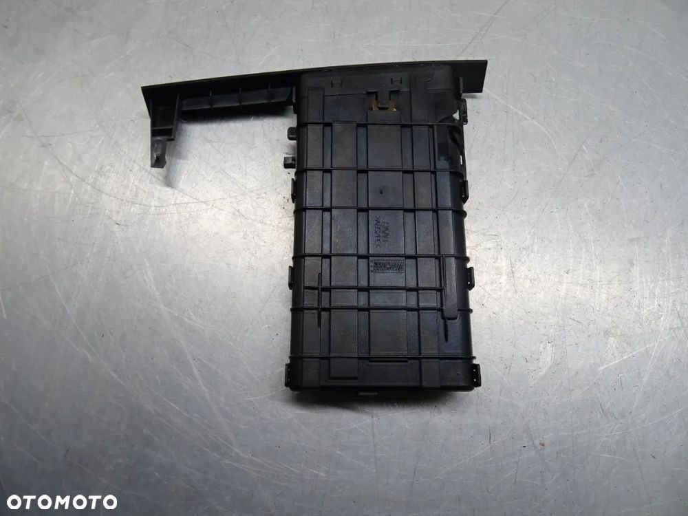 SAAB 93 II 02-06 UCHWYT NA KUBKI - 4