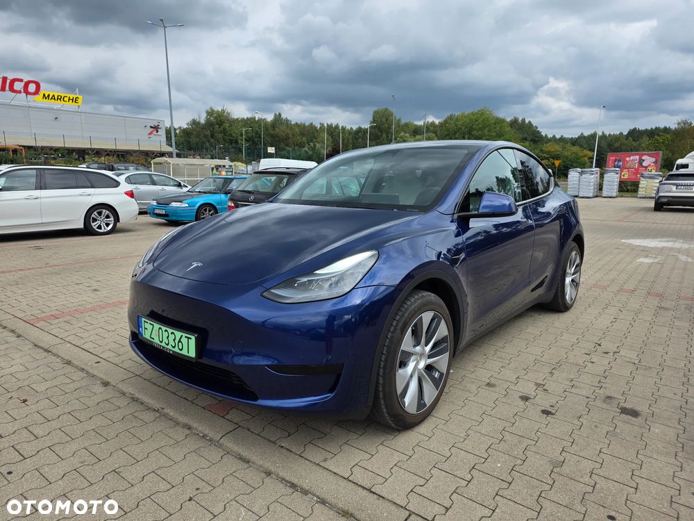 Tesla Model Y RWD - 2