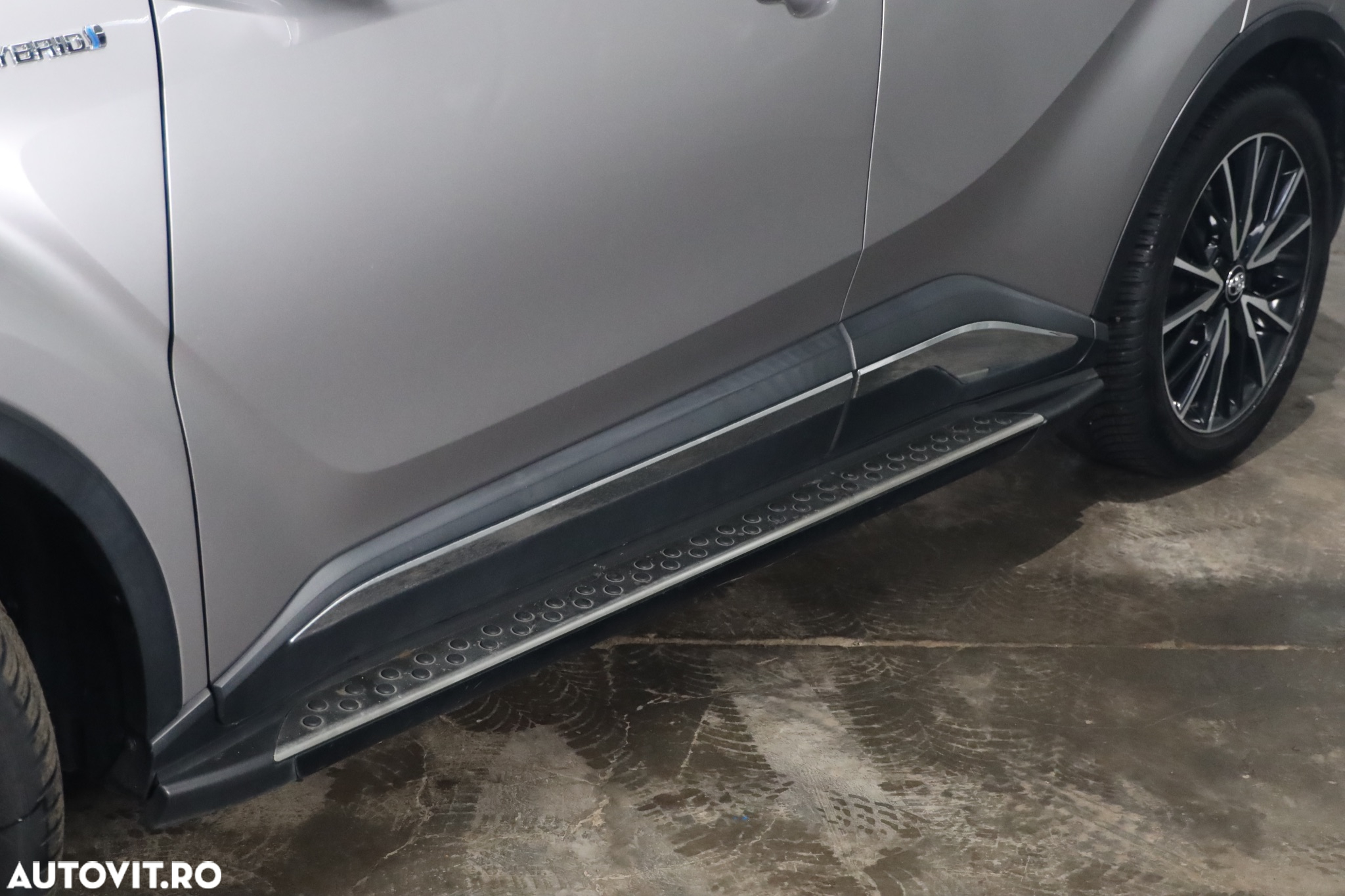 Toyota C-HR Hybrid Style - 30