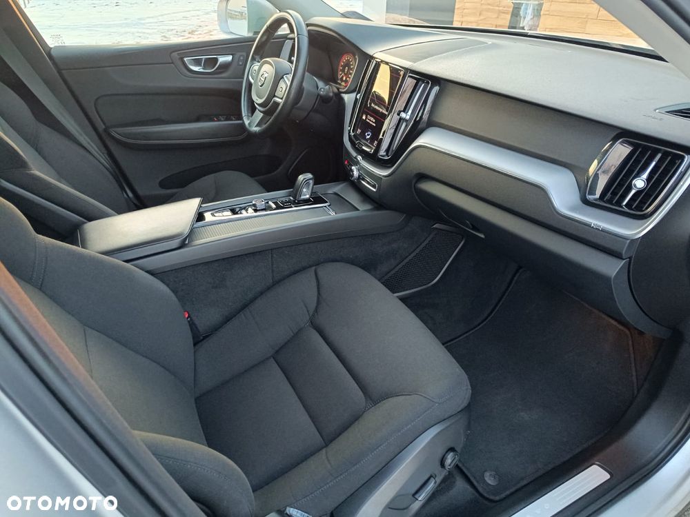 Volvo XC 60 B4 D AWD Geartronic Momentum Pro - 20