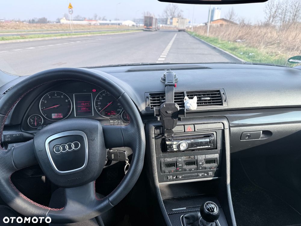 Audi A4 Limousine - 9