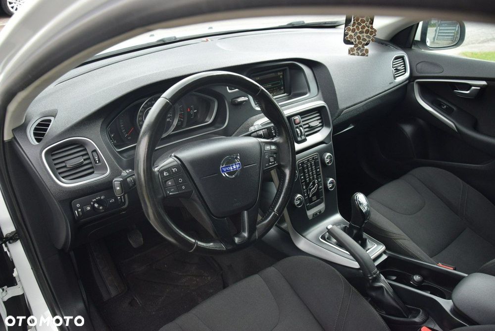 Volvo V40 D2 - 26