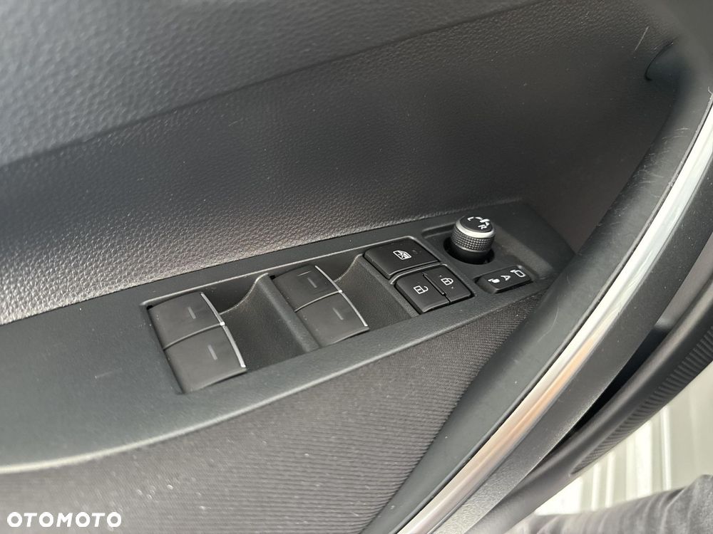 Toyota Corolla 1.8 Hybrid Comfort - 20