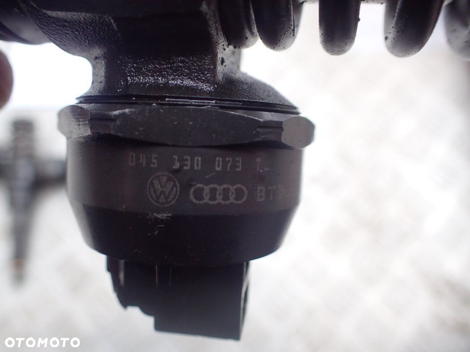 POMPOWTRYSK  POMPOWTRYSKIWACZ VW 2.0 TDI 045130073T RADOM - 2