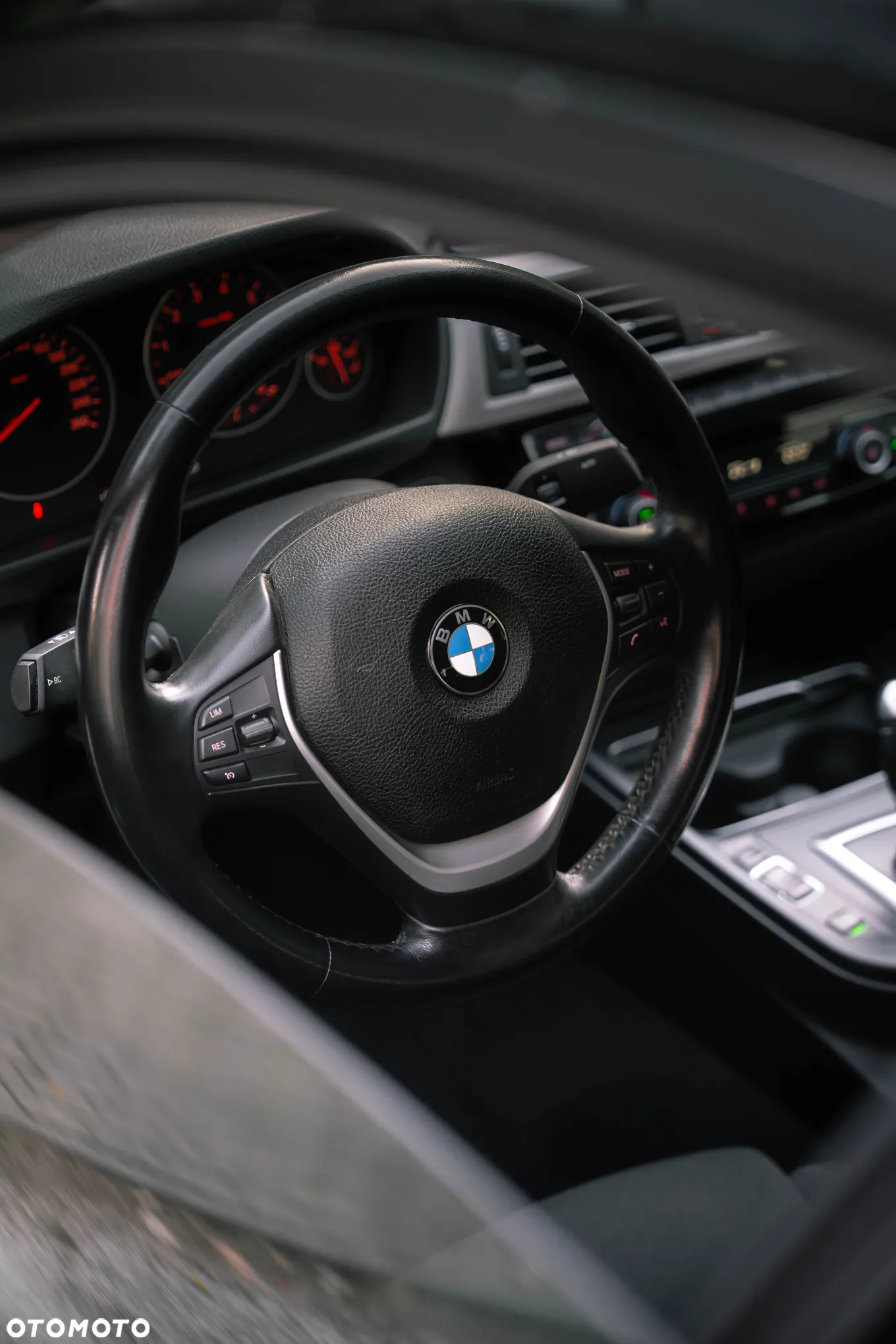 BMW 3GT 320i GPF xDrive Advantage - 12