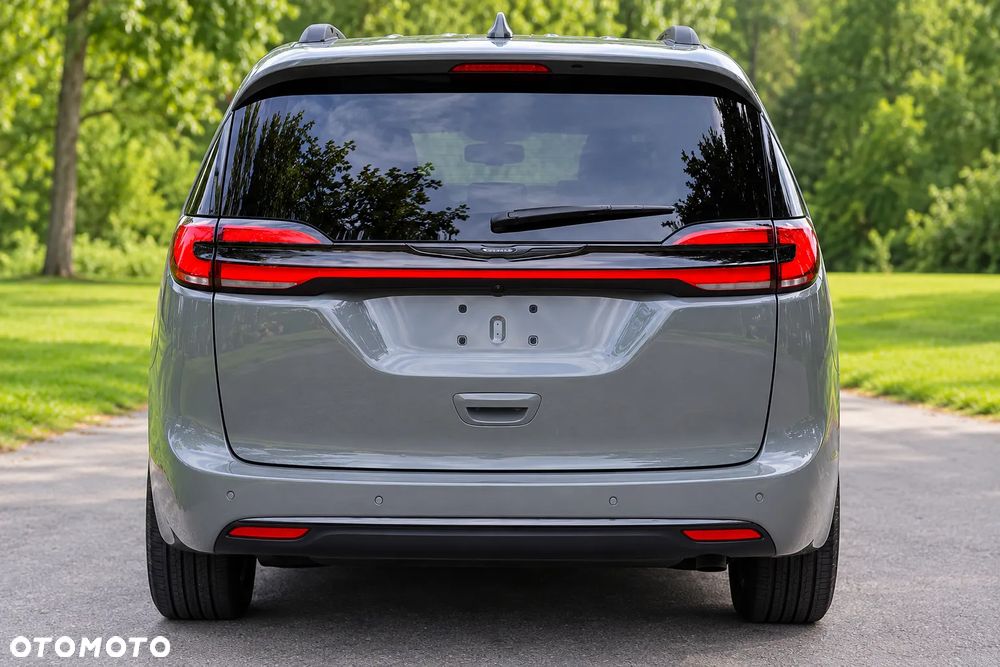 Chrysler Pacifica - 6