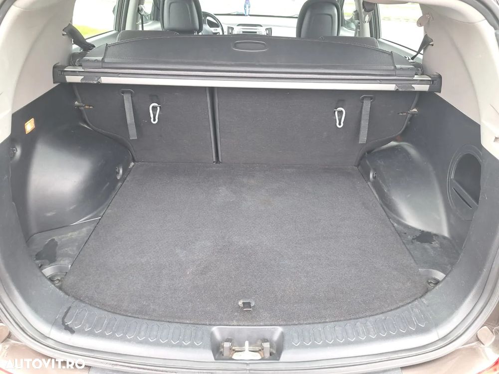 Kia Sportage 1.7 DSL MT 4x2 STYLE - 10