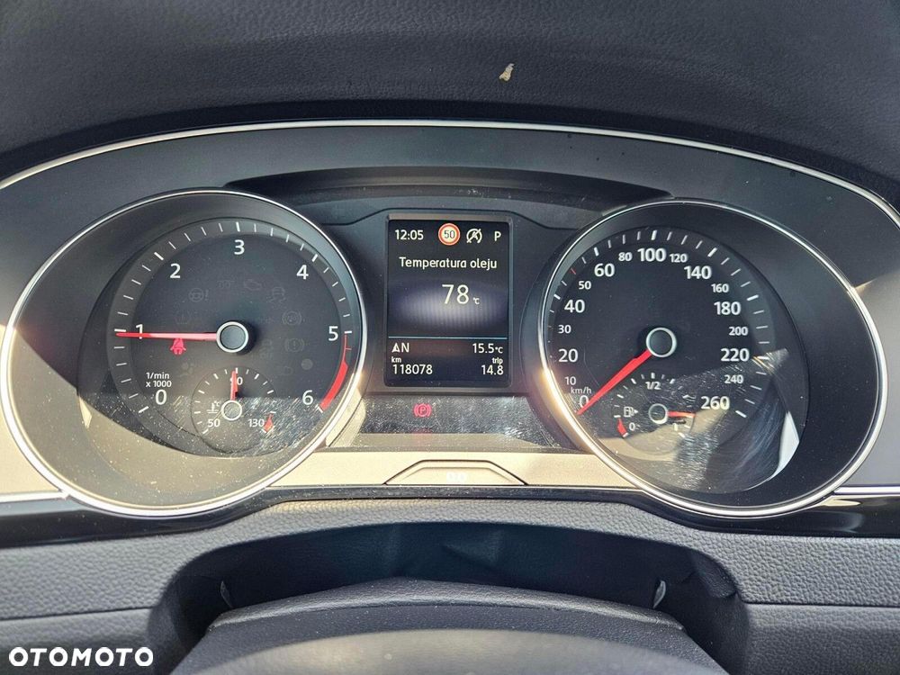 Volkswagen Passat - 17