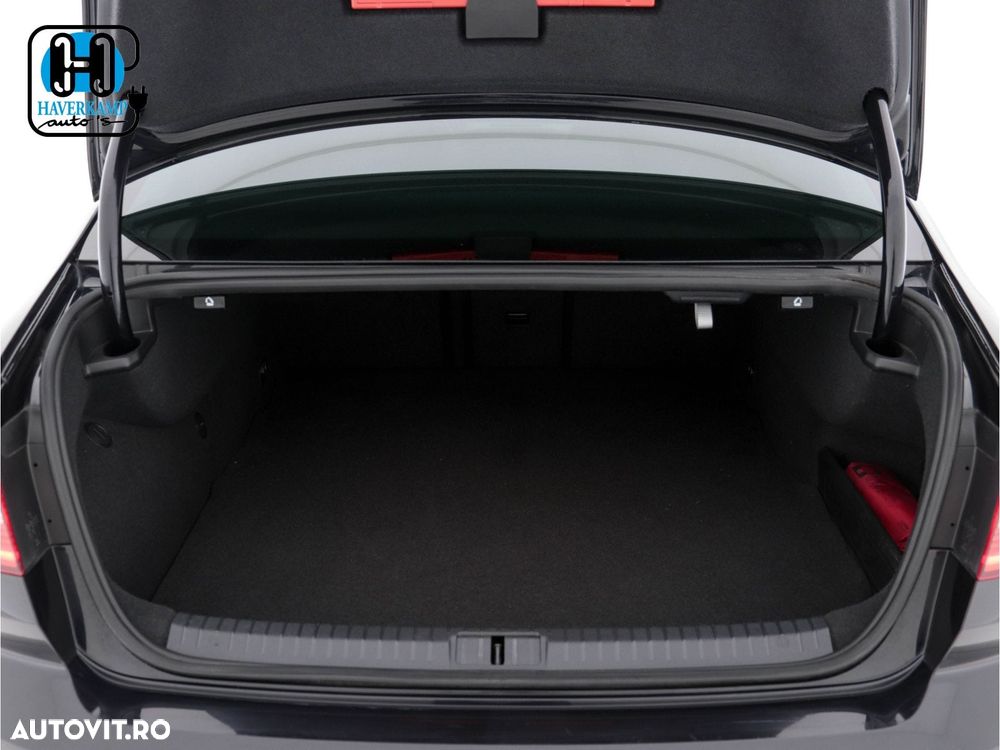 Volkswagen Passat - 16