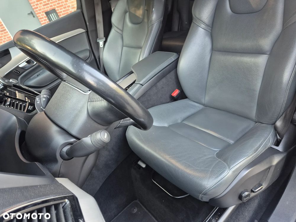 Volvo XC 90 T8 AWD Recharge Geartronic Inscription Expression - 17