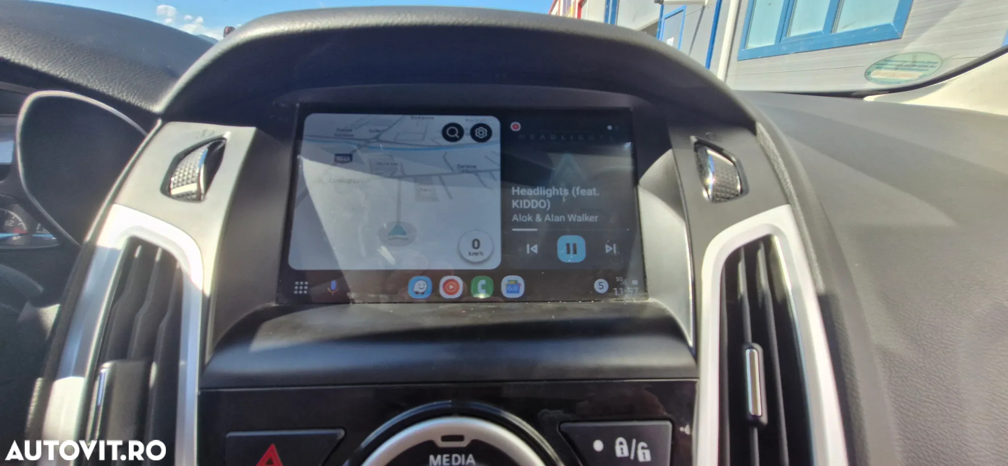 Ford Focus 1.0 EcoBoost Titanium - 12