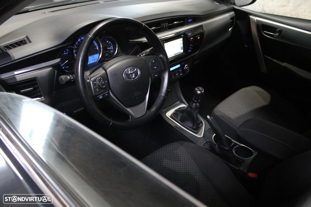Toyota Corolla 1.4 D-4D Exclusive - 10