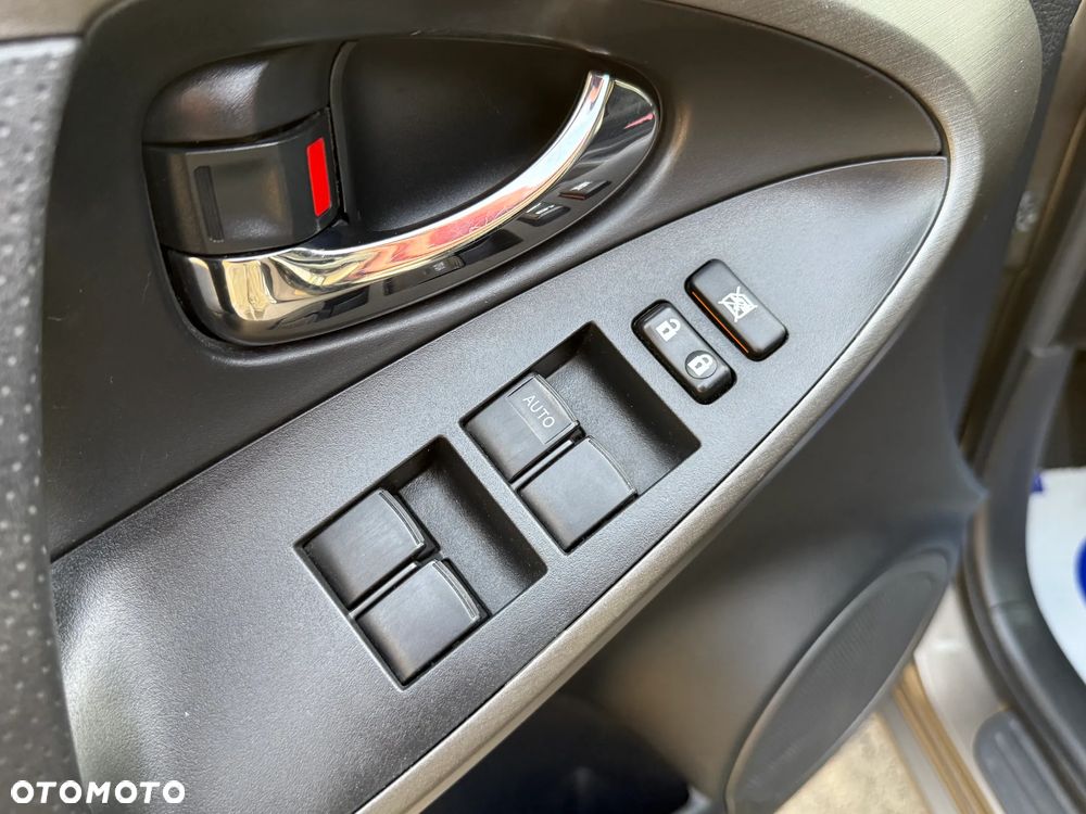 Toyota RAV4 2.0 VVT-i Premium - 35