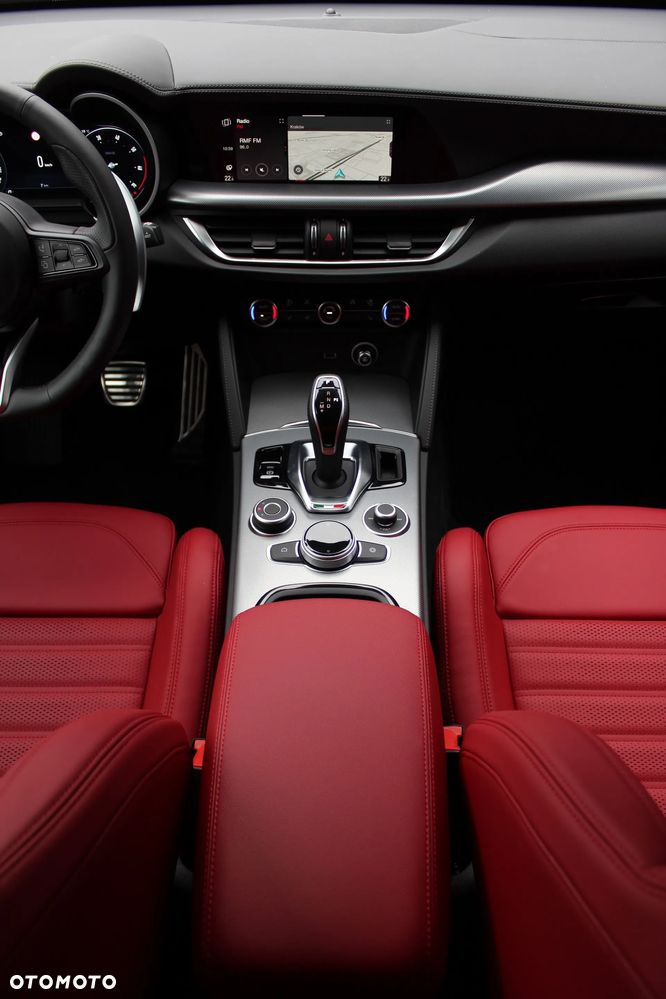 Alfa Romeo Stelvio 2.0 Turbo Veloce Q4 - 11
