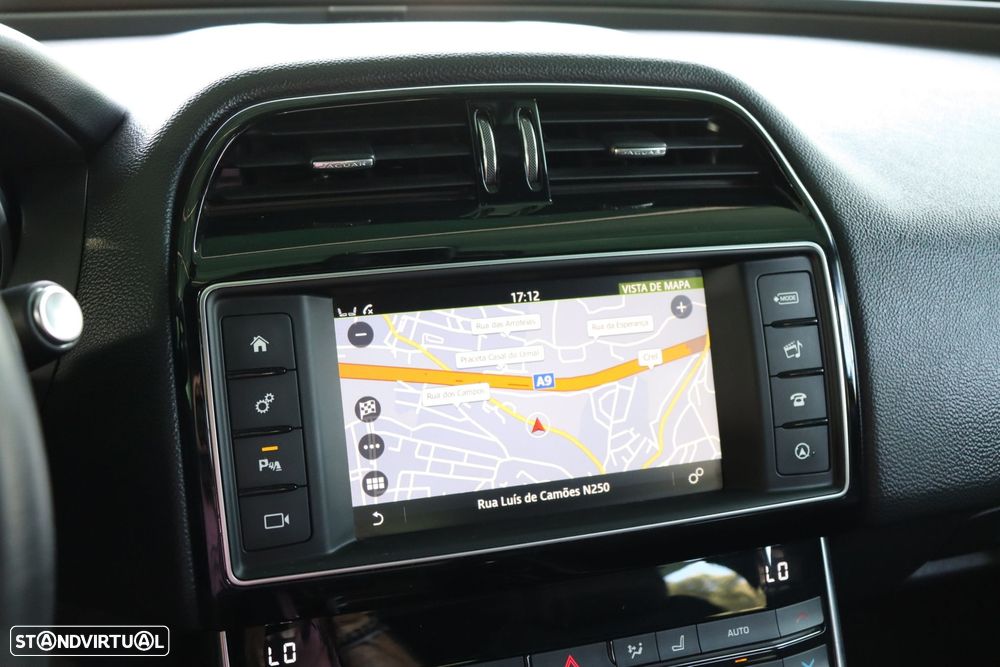 Jaguar XE 2.0 D R-Sport - 15