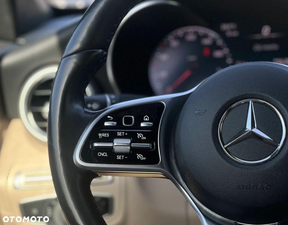 Mercedes-Benz Klasa C 300 4MATIC 9G-TRONIC - 16