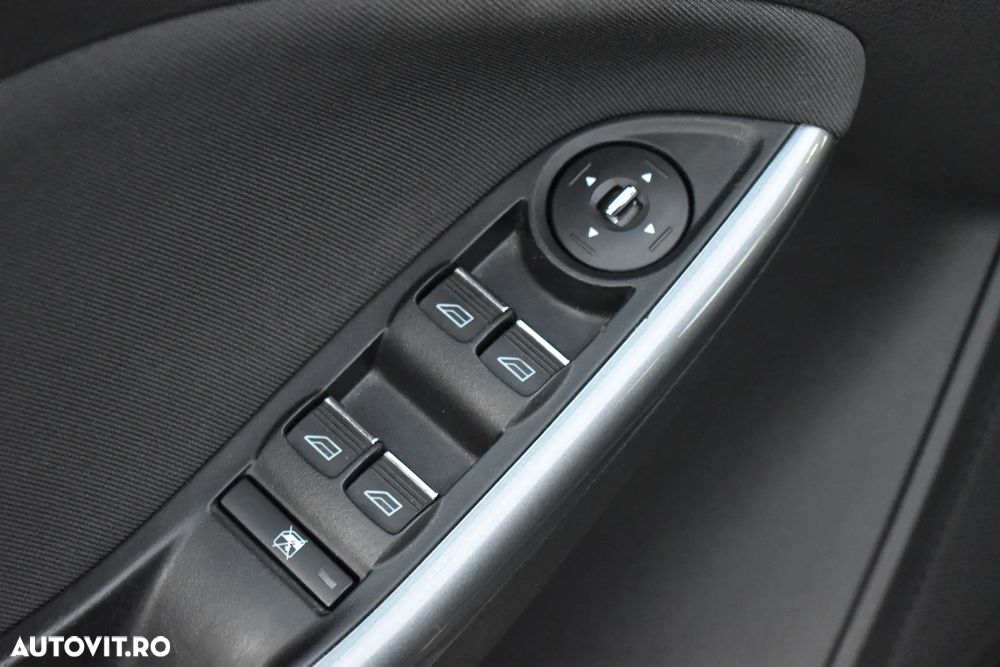 Ford Focus 1.6 TDCI DPF Titanium - 16