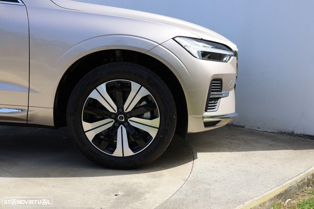 Volvo XC 60 2.0 B4 Plus Bright - 24