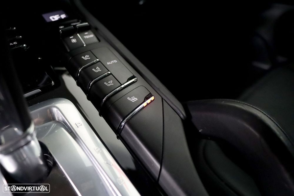 Porsche Cayenne - 16