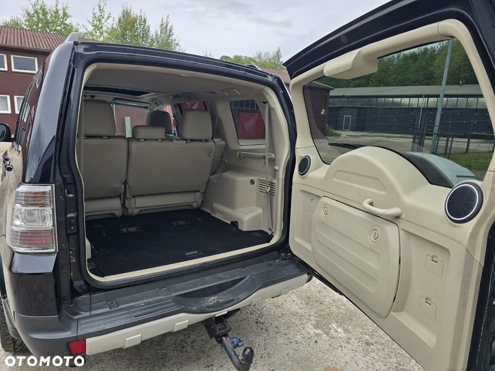 Mitsubishi Pajero 3.2 DI-D Automatik Intense - 9