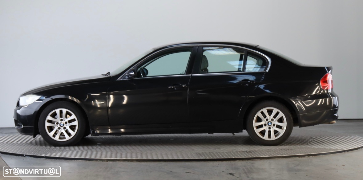 BMW 320 d Exclusive - 4