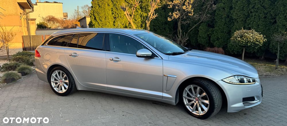 Jaguar XF 2.2 D Premium Luxury - 6