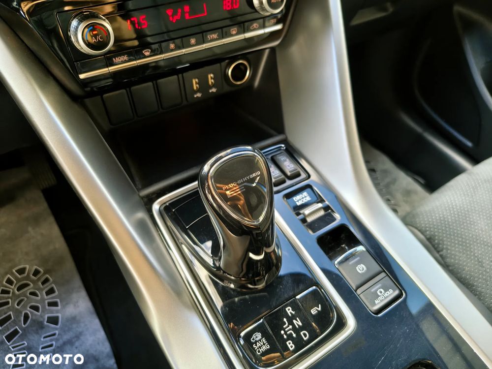 Mitsubishi Eclipse Cross 4WD Plus Select - 38