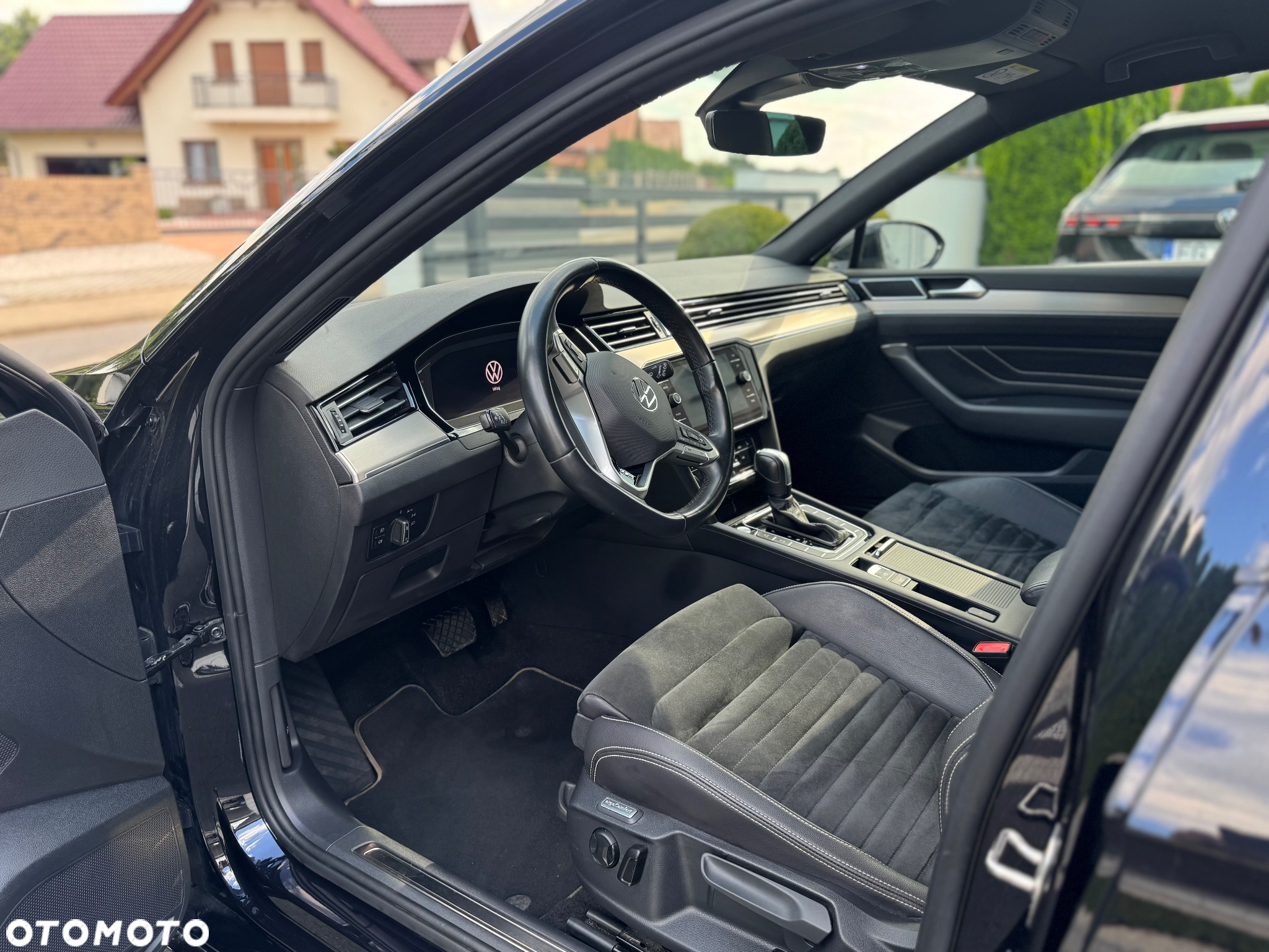 Volkswagen Passat Variant 2.0 TDI SCR DSG 4Motion Elegance - 14