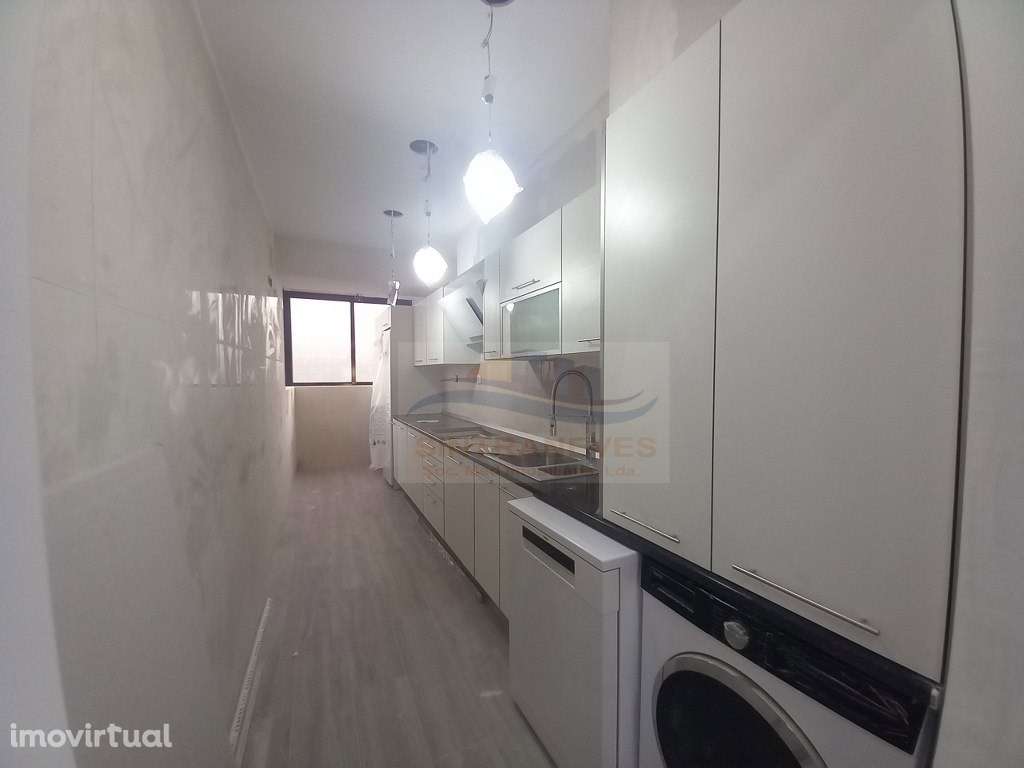 Fantástico T3 Dúplex, totalmente remodelado com Garagem a 300m da P... - Grande imagem: 4/55