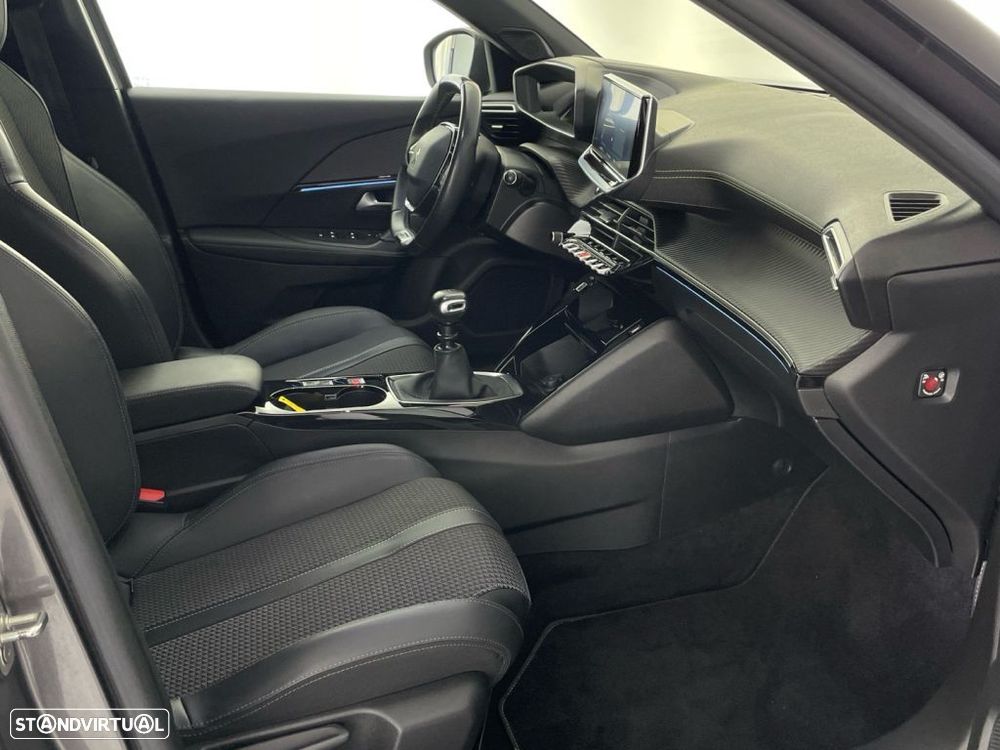 Peugeot 2008 1.2 PureTech GT Line - 21