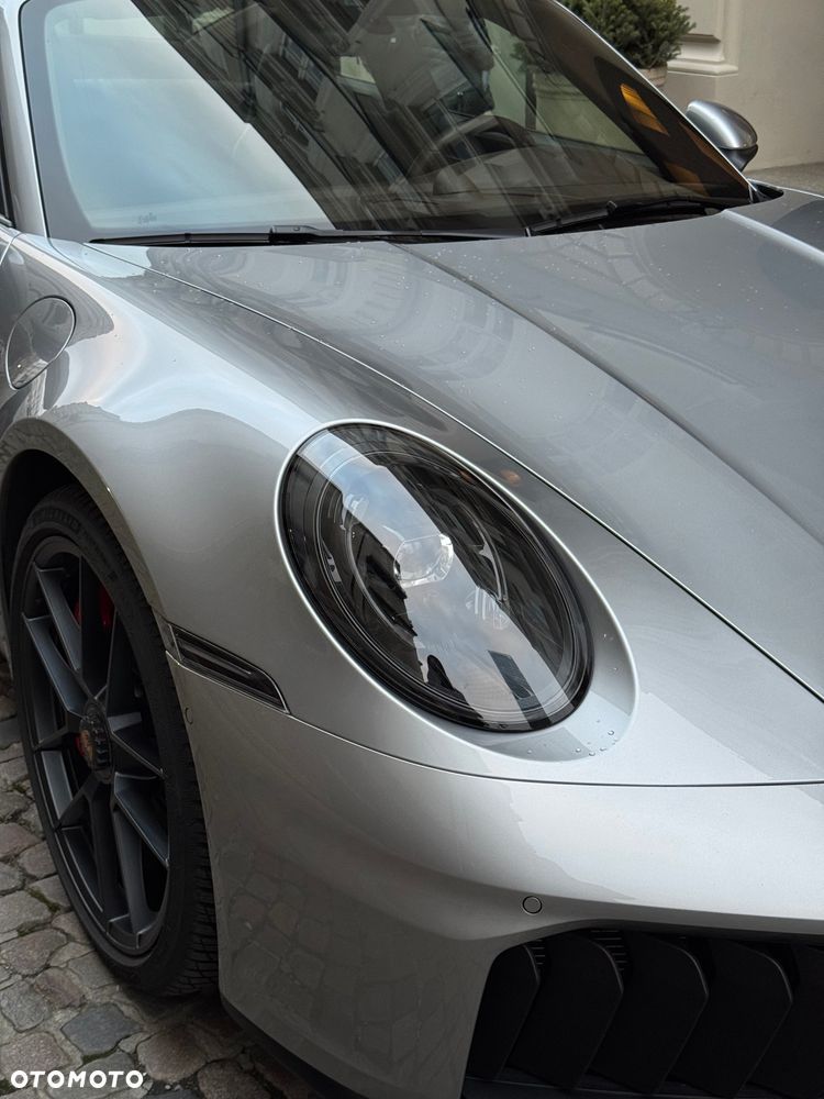 Porsche 911 Carrera T-Hybrid 4 GTS - 18